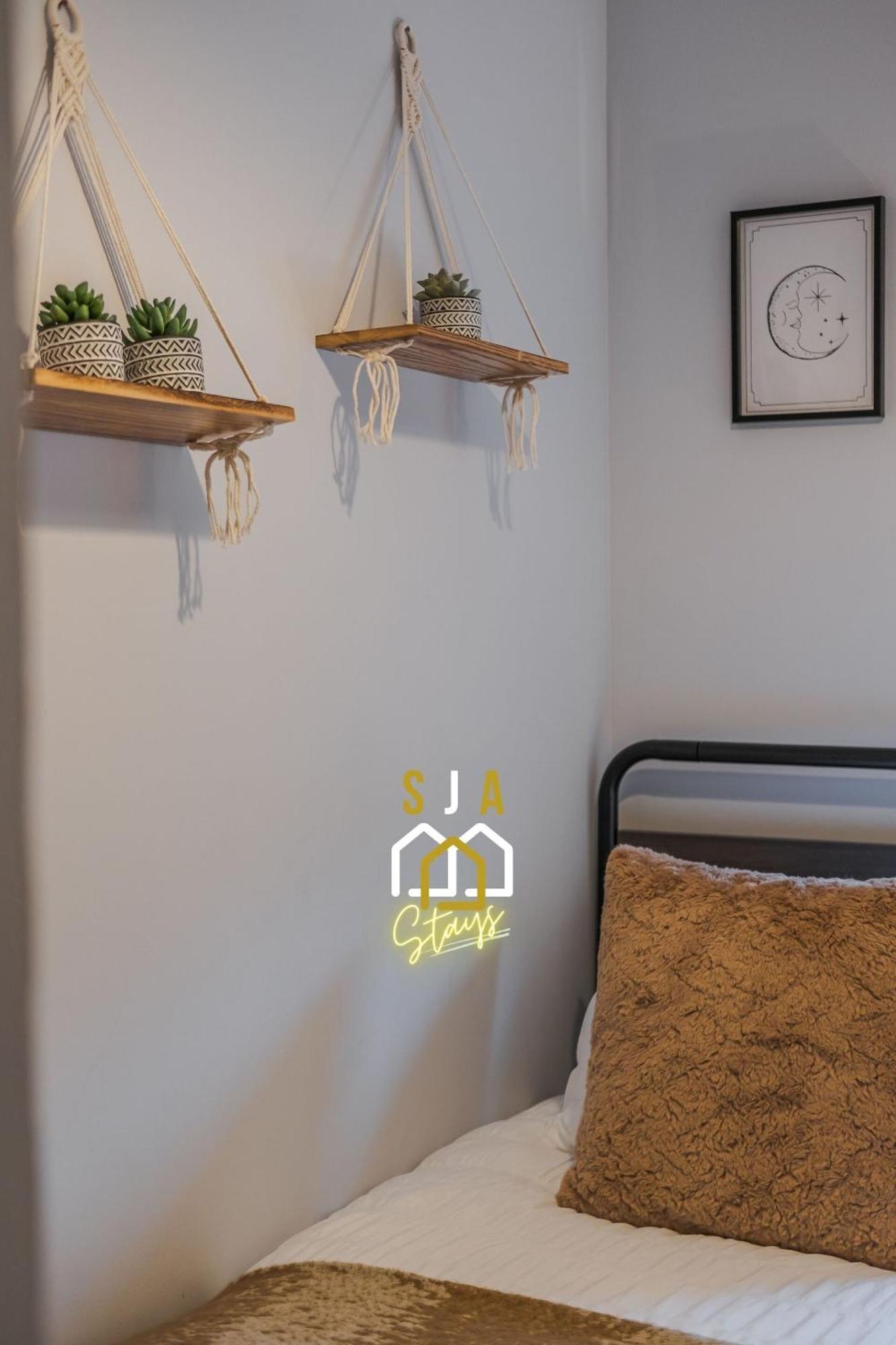Apartment Strawberrybank - Sja - Modern 2 Bed